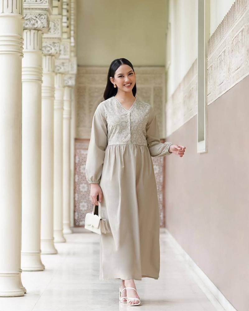 Instagram.com/momelca.id